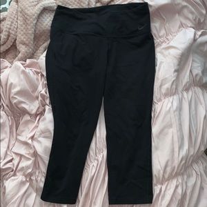 nike dri-fit capri leggings